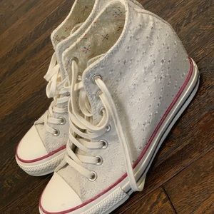 Hi-top Converse that sparkle